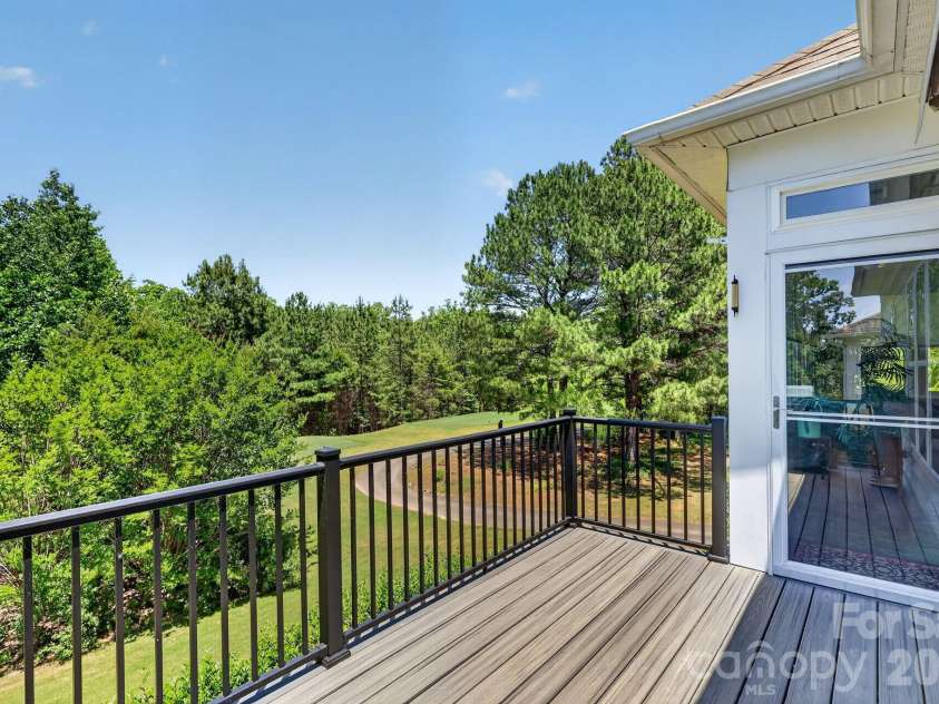 9242 Whistling Straits Drive, Fort Mill, SC 29707.  MLS# CAR4381475, YatesRealty ID 24033. 