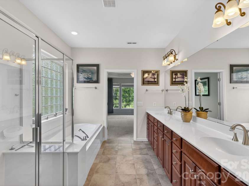 9242 Whistling Straits Drive, Fort Mill, SC 29707.  MLS# CAR4381475, YatesRealty ID 24033. 