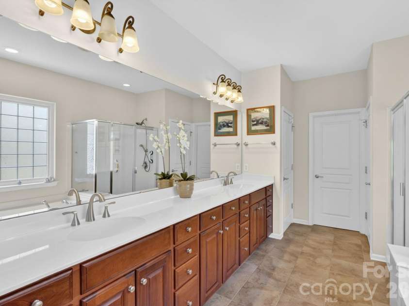 9242 Whistling Straits Drive, Fort Mill, SC 29707.  MLS# CAR4381475, YatesRealty ID 24033. 