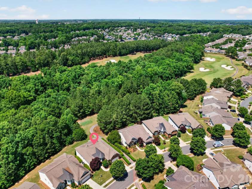 9242 Whistling Straits Drive, Fort Mill, SC 29707.  MLS# CAR4381475, YatesRealty ID 24033. 