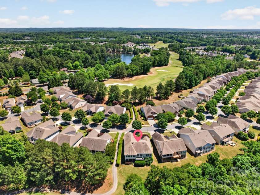 9242 Whistling Straits Drive, Fort Mill, SC 29707.  MLS# CAR4381475, YatesRealty ID 24033. 
