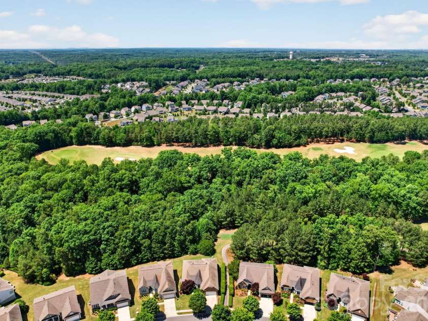 9242 Whistling Straits Drive, Fort Mill, SC 29707.  MLS# CAR4381475, YatesRealty ID 24033. 