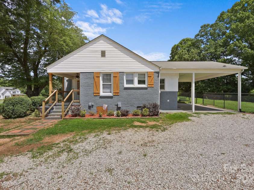 435 Stirewalt Road, China Grove, NC 28023.  MLS# CAR4273185, YatesRealty ID 24034. Side of the home