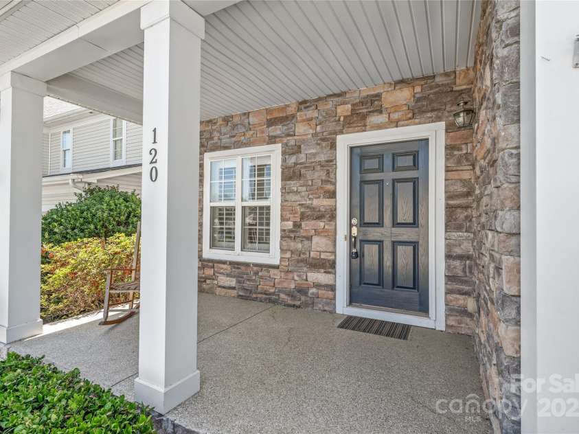 120 Waterlynn Club Drive, Mooresville, NC 28117.  MLS# CAR4273413, YatesRealty ID 24035. 