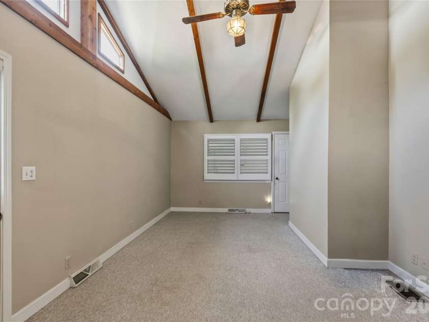 75 Hawthorne Drive, Brevard, NC 28712.  MLS# CAR4384254, YatesRealty ID 24035. Family Room