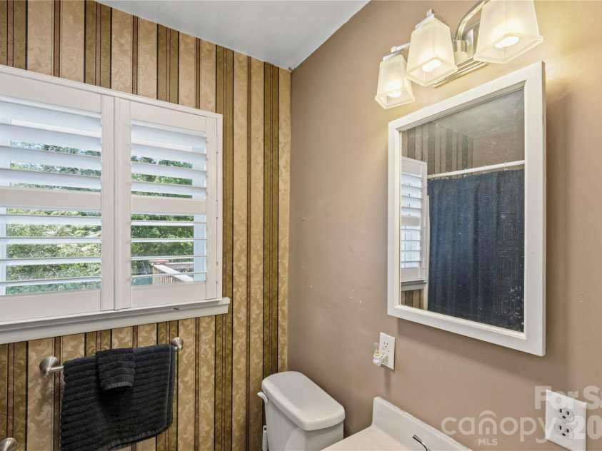 75 Hawthorne Drive, Brevard, NC 28712.  MLS# CAR4384254, YatesRealty ID 24035. Guest Room