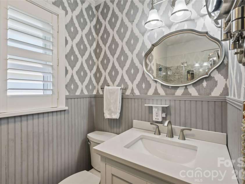 75 Hawthorne Drive, Brevard, NC 28712.  MLS# CAR4384254, YatesRealty ID 24035. Primary Bathroom