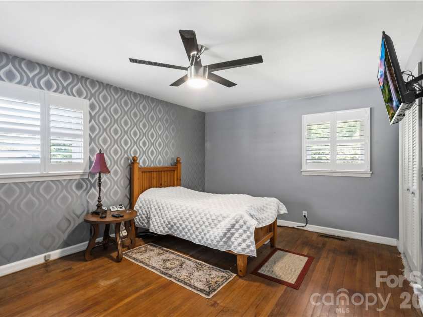 75 Hawthorne Drive, Brevard, NC 28712.  MLS# CAR4384254, YatesRealty ID 24035. Primary Bedroom
