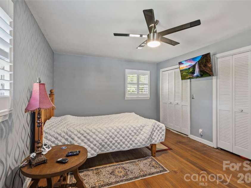 75 Hawthorne Drive, Brevard, NC 28712.  MLS# CAR4384254, YatesRealty ID 24035. Primary Bedroom
