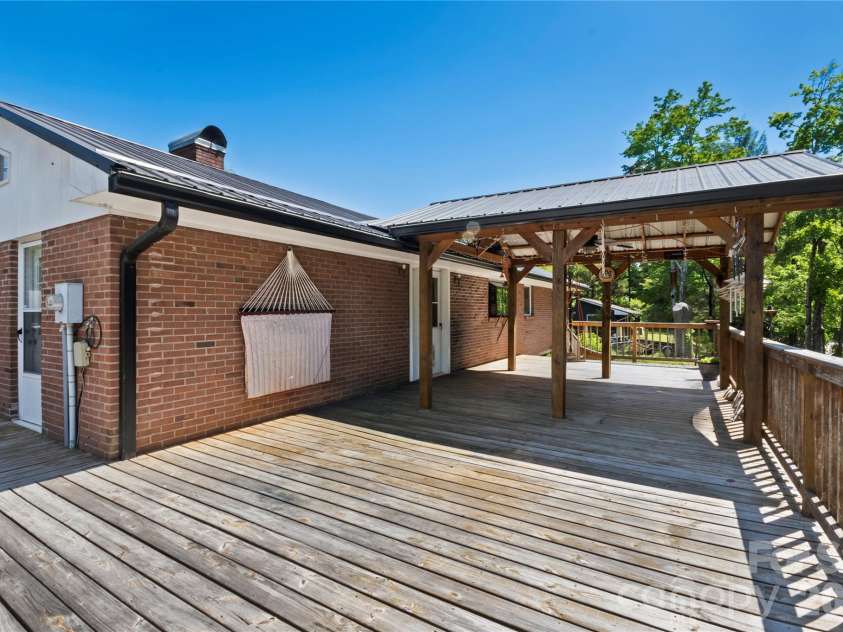 75 Hawthorne Drive, Brevard, NC 28712.  MLS# CAR4384254, YatesRealty ID 24035. Rear Deck