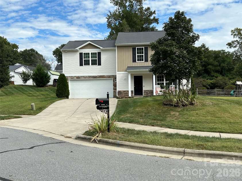 1309 Red Birch Place, Kannapolis, NC 28081.  MLS# CAR4373489, YatesRealty ID 24037. 