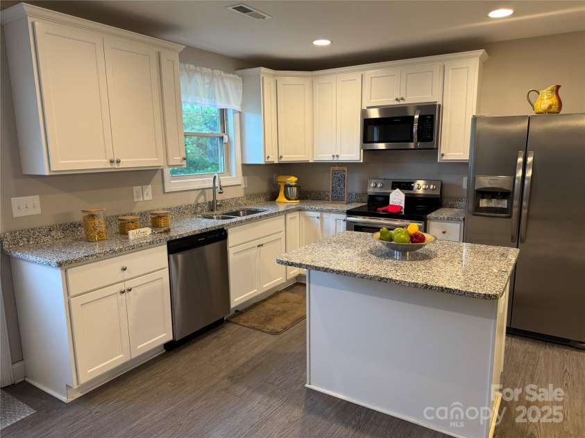 212 Old Centergrove Road, Kannapolis, NC 28083.  MLS# CAR4277117, YatesRealty ID 24038. 