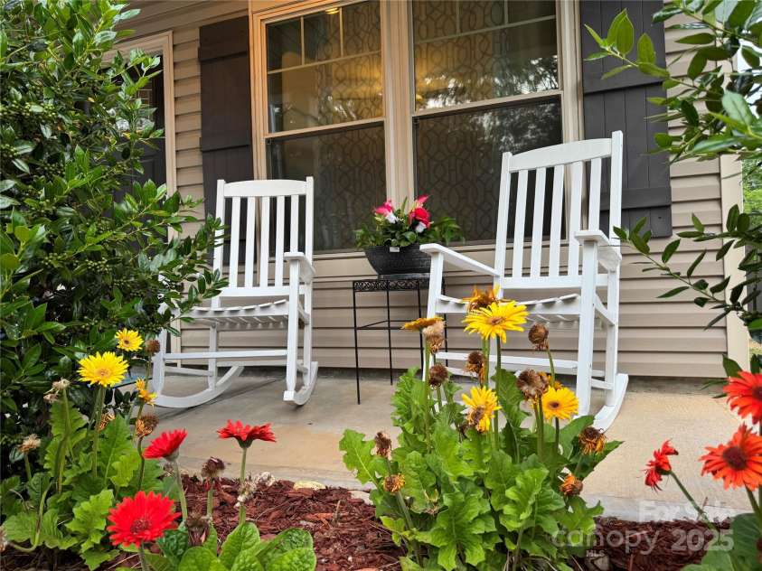 212 Old Centergrove Road, Kannapolis, NC 28083.  MLS# CAR4277117, YatesRealty ID 24038. 