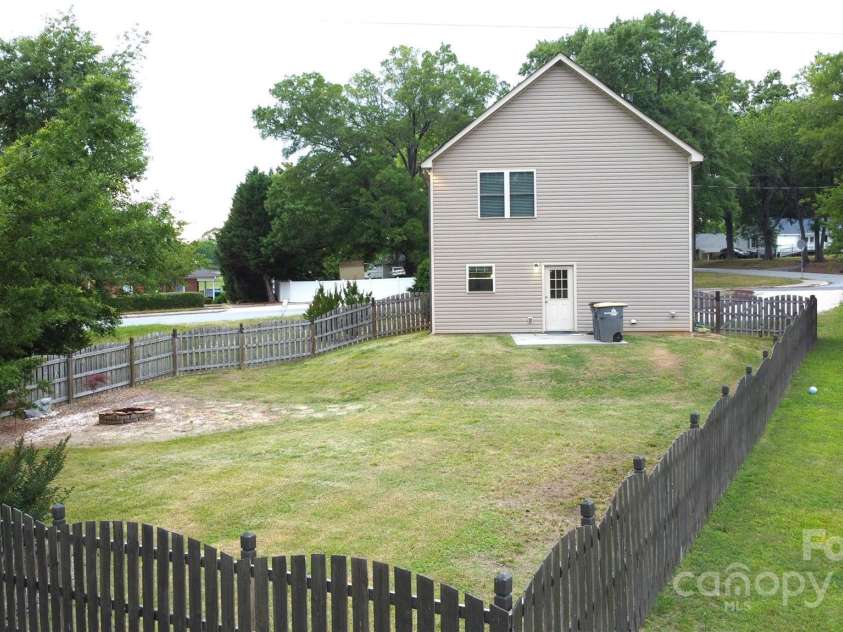 212 Old Centergrove Road, Kannapolis, NC 28083.  MLS# CAR4277117, YatesRealty ID 24038. Fenced back yard