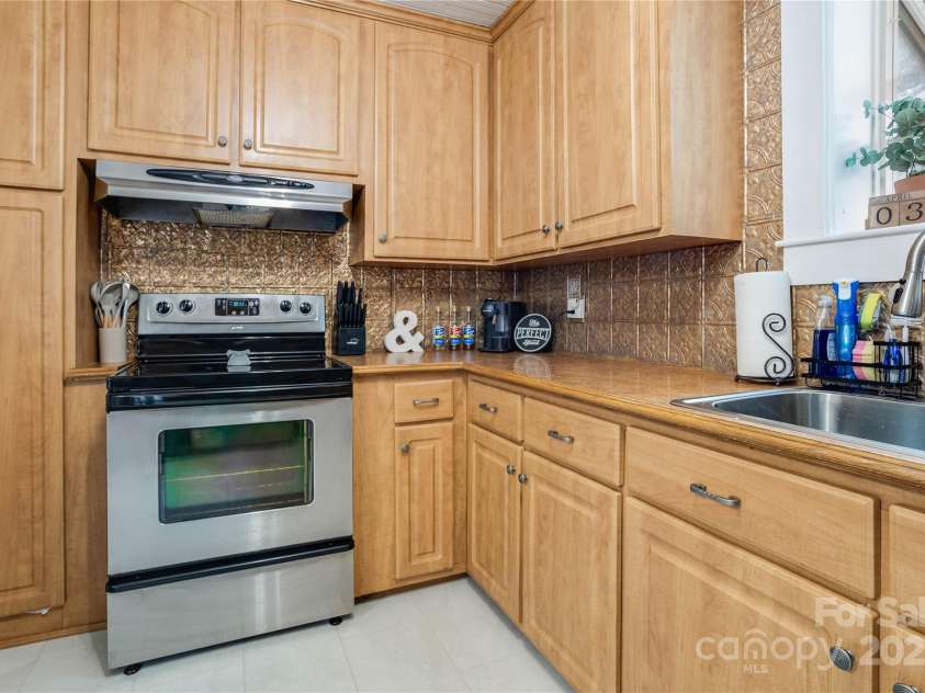 143 College Street, Stanley, NC 28164.  MLS# CAR4277276, YatesRealty ID 24039. 