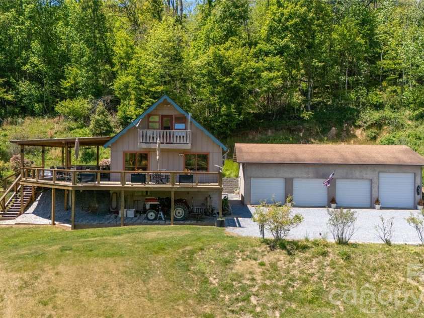 93 Franklin Crest Road, Spruce Pine, NC 28777.  MLS# CAR4382840, YatesRealty ID 24039. 