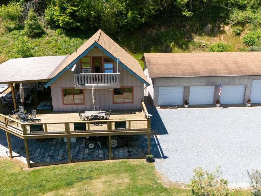 93 Franklin Crest Road, Spruce Pine, NC 28777.  MLS# CAR4382840, YatesRealty ID 24039. 