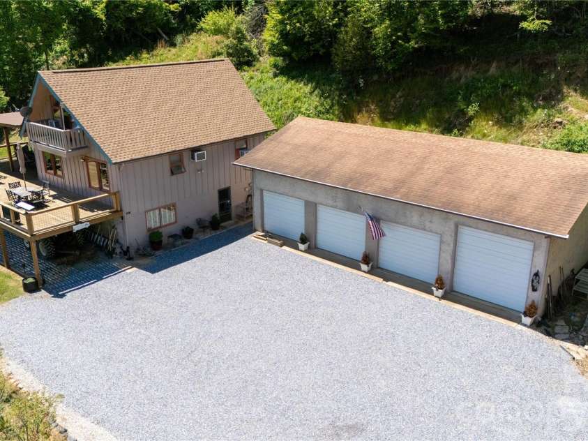 93 Franklin Crest Road, Spruce Pine, NC 28777.  MLS# CAR4382840, YatesRealty ID 24039. 
