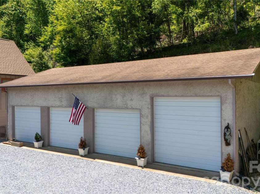 93 Franklin Crest Road, Spruce Pine, NC 28777.  MLS# CAR4382840, YatesRealty ID 24039. 