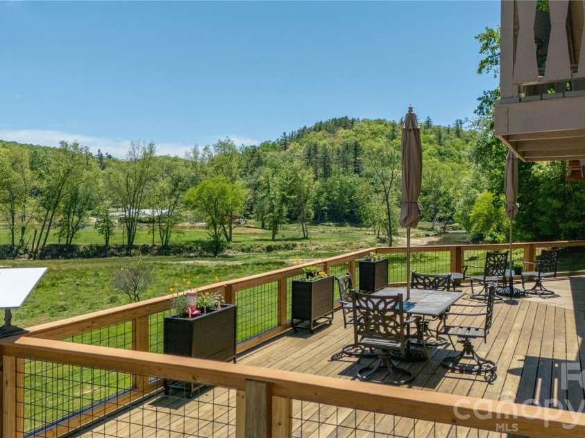 93 Franklin Crest Road, Spruce Pine, NC 28777.  MLS# CAR4382840, YatesRealty ID 24039. 