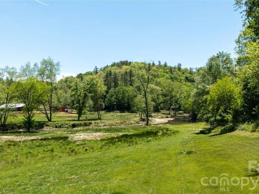 93 Franklin Crest Road, Spruce Pine, NC 28777.  MLS# CAR4382840, YatesRealty ID 24039. 