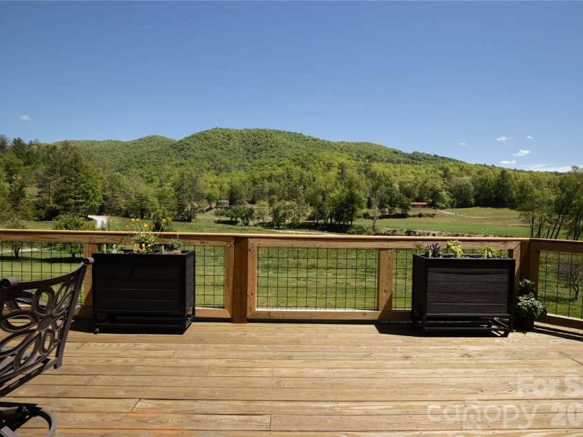 93 Franklin Crest Road, Spruce Pine, NC 28777.  MLS# CAR4382840, YatesRealty ID 24039. 
