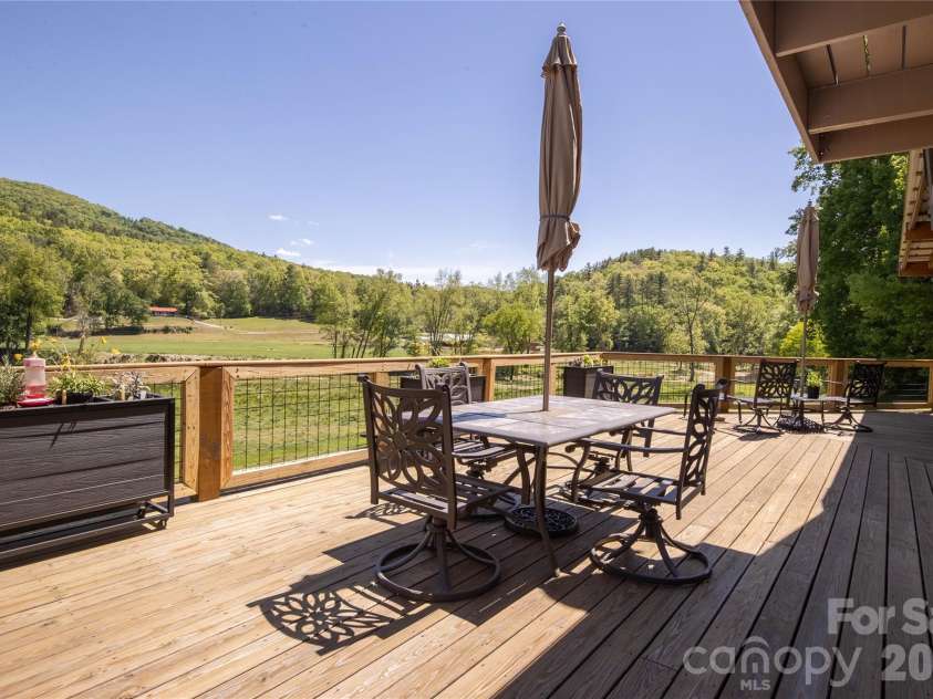 93 Franklin Crest Road, Spruce Pine, NC 28777.  MLS# CAR4382840, YatesRealty ID 24039. 
