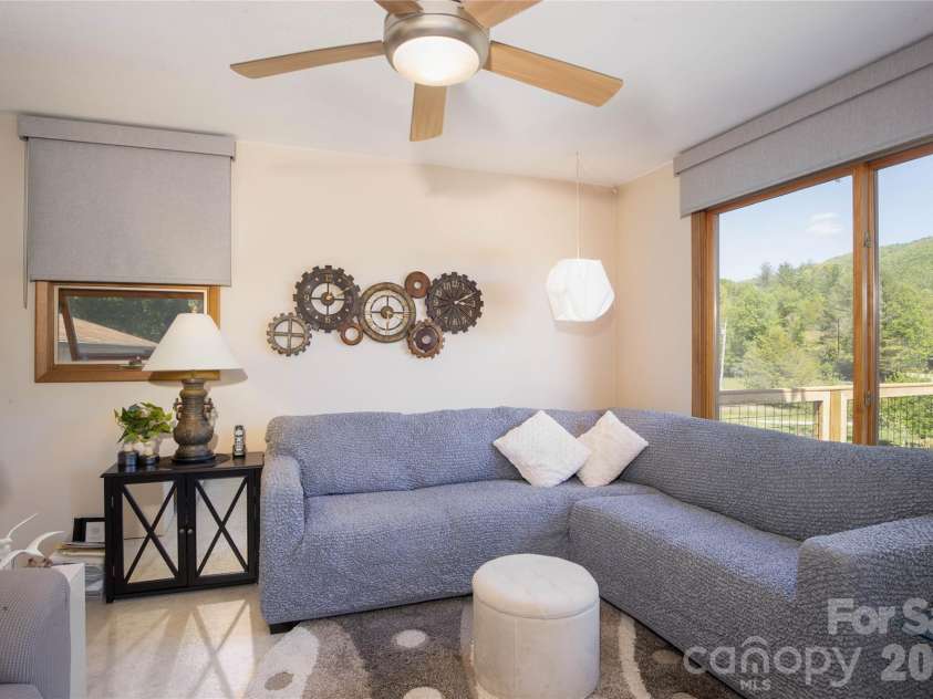 93 Franklin Crest Road, Spruce Pine, NC 28777.  MLS# CAR4382840, YatesRealty ID 24039. 