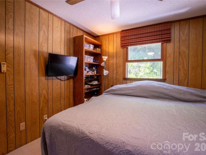 93 Franklin Crest Road, Spruce Pine, NC 28777.  MLS# CAR4382840, YatesRealty ID 24039. 