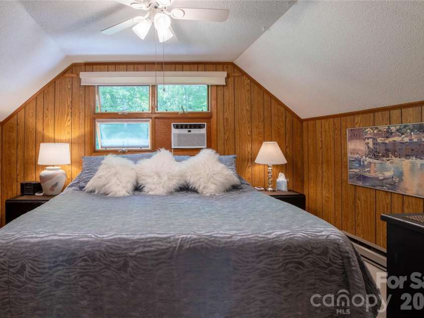 93 Franklin Crest Road, Spruce Pine, NC 28777.  MLS# CAR4382840, YatesRealty ID 24039. 