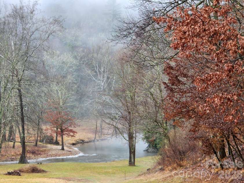 93 Franklin Crest Road, Spruce Pine, NC 28777.  MLS# CAR4382840, YatesRealty ID 24039. 