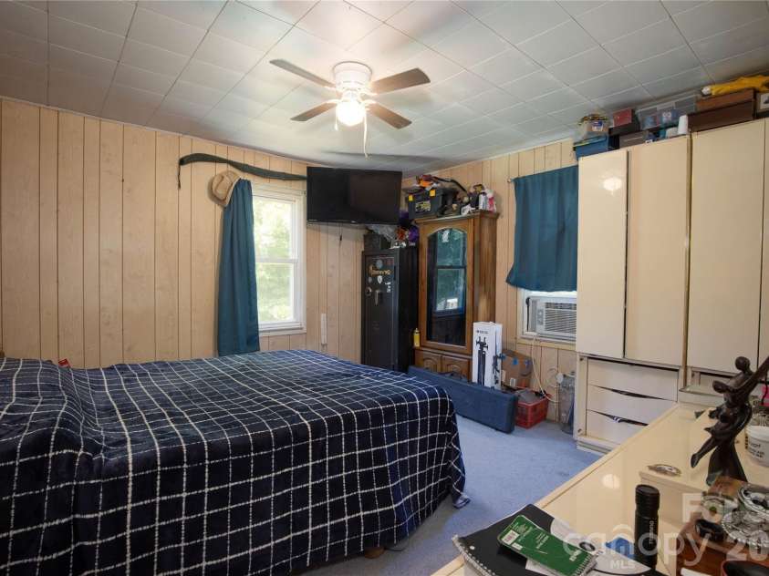 1424 Bear Creek Road, Bakersville, NC 28705.  MLS# CAR4272504, YatesRealty ID 2404. 