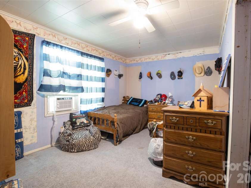 1424 Bear Creek Road, Bakersville, NC 28705.  MLS# CAR4272504, YatesRealty ID 2404. 