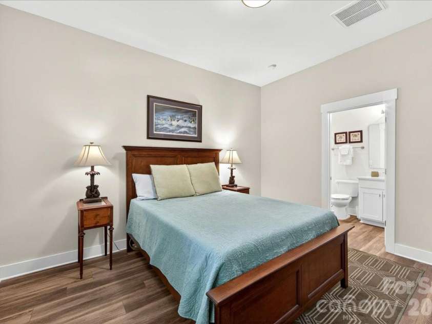4136 Castleton Road, Charlotte, NC 28211.  MLS# CAR4381124, YatesRealty ID 24040. Lower level guest bedroom has its own ensuite bathroom.