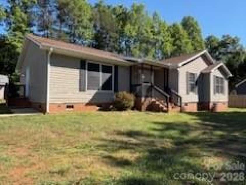 150 Ridge Run Drive, Statesville, NC 28625.  MLS# CAR4384012, YatesRealty ID 24041. 