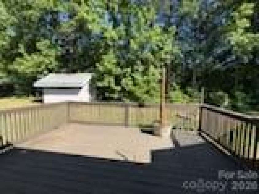 150 Ridge Run Drive, Statesville, NC 28625.  MLS# CAR4384012, YatesRealty ID 24041. 