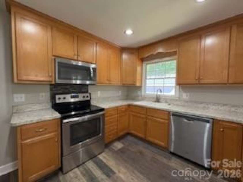 150 Ridge Run Drive, Statesville, NC 28625.  MLS# CAR4384012, YatesRealty ID 24041. 