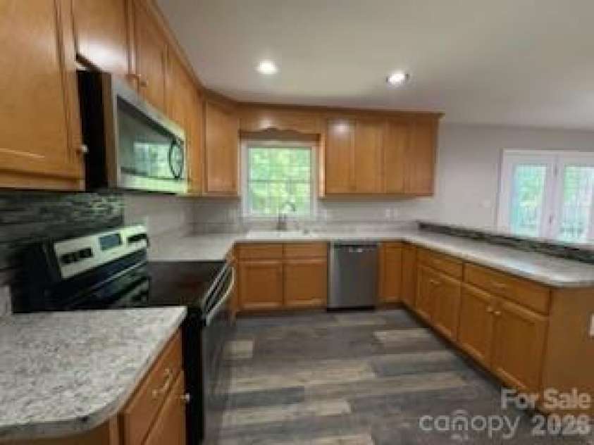 150 Ridge Run Drive, Statesville, NC 28625.  MLS# CAR4384012, YatesRealty ID 24041. 