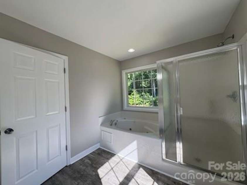 150 Ridge Run Drive, Statesville, NC 28625.  MLS# CAR4384012, YatesRealty ID 24041. 