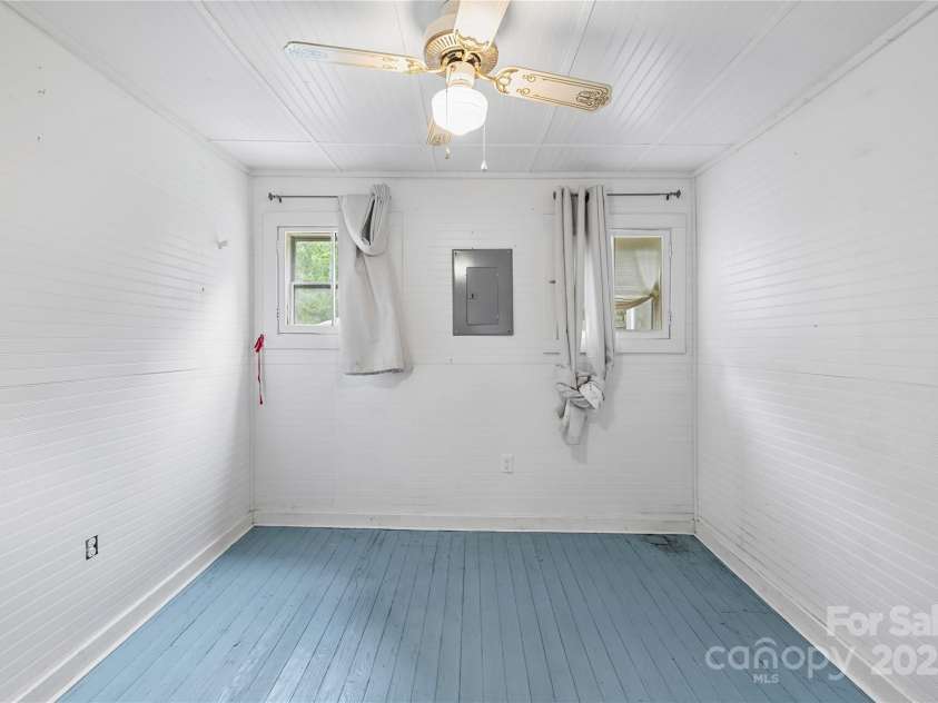 220 College Street, Black Mountain, NC 28711.  MLS# CAR4266840, YatesRealty ID 24041. 