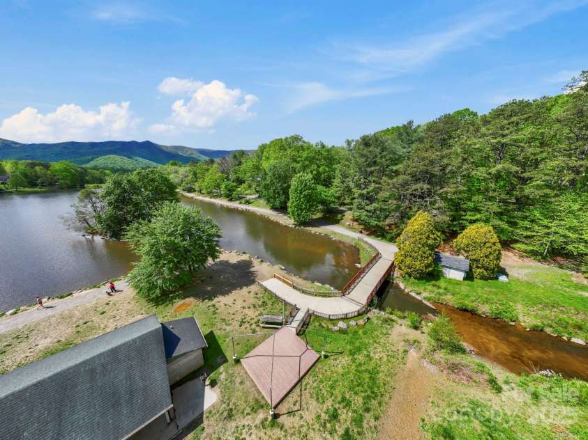 220 College Street, Black Mountain, NC 28711.  MLS# CAR4266840, YatesRealty ID 24041. 