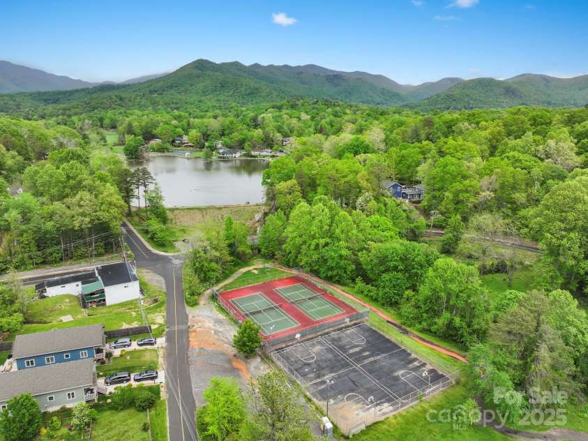 220 College Street, Black Mountain, NC 28711.  MLS# CAR4266840, YatesRealty ID 24041. Walking distance to tennis courts