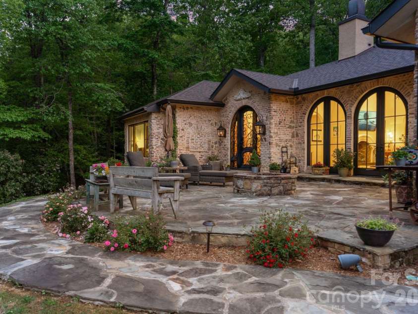 959 & 957 Dave Whitaker Road, Horse Shoe, NC 28742.  MLS# CAR4377826, YatesRealty ID 24042. 