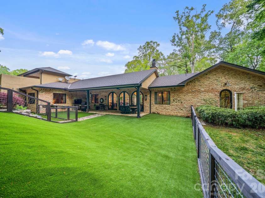 959 & 957 Dave Whitaker Road, Horse Shoe, NC 28742.  MLS# CAR4377826, YatesRealty ID 24042. 