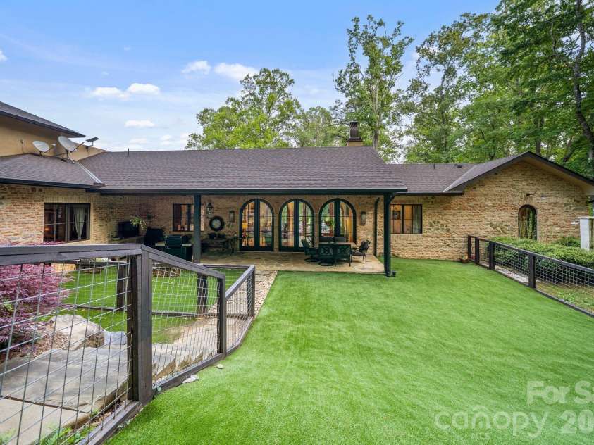 959 & 957 Dave Whitaker Road, Horse Shoe, NC 28742.  MLS# CAR4377826, YatesRealty ID 24042. 