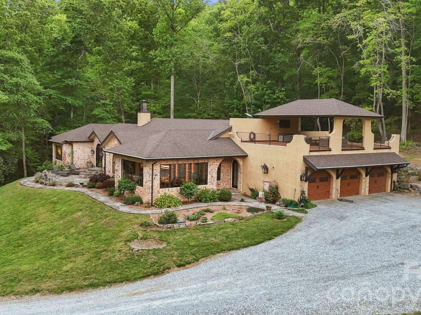 959 & 957 Dave Whitaker Road, Horse Shoe, NC 28742.  MLS# CAR4377826, YatesRealty ID 24042. 