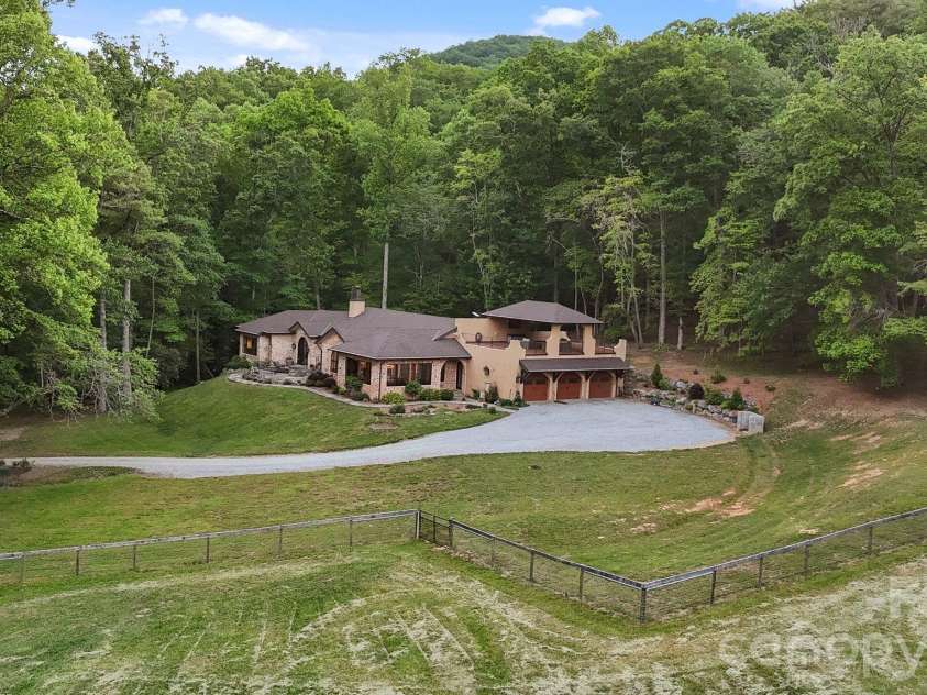 959 & 957 Dave Whitaker Road, Horse Shoe, NC 28742.  MLS# CAR4377826, YatesRealty ID 24042. 