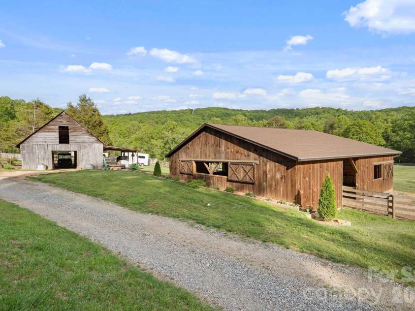 959 & 957 Dave Whitaker Road, Horse Shoe, NC 28742.  MLS# CAR4377826, YatesRealty ID 24042. 