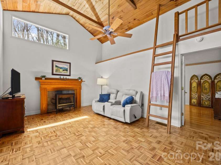 63 Chestnut Forest Road, Fairview, NC 28730.  MLS# CAR4379100, YatesRealty ID 24043. 