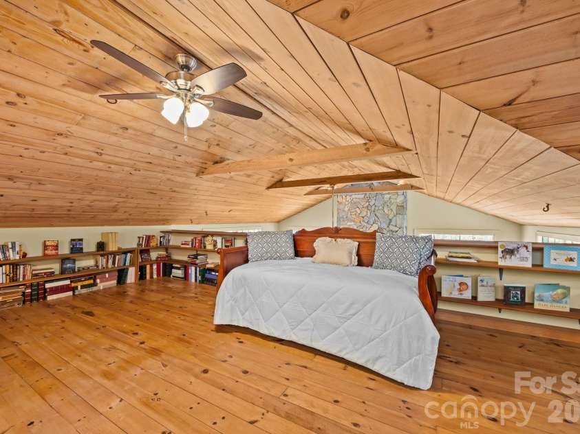 63 Chestnut Forest Road, Fairview, NC 28730.  MLS# CAR4379100, YatesRealty ID 24043. 